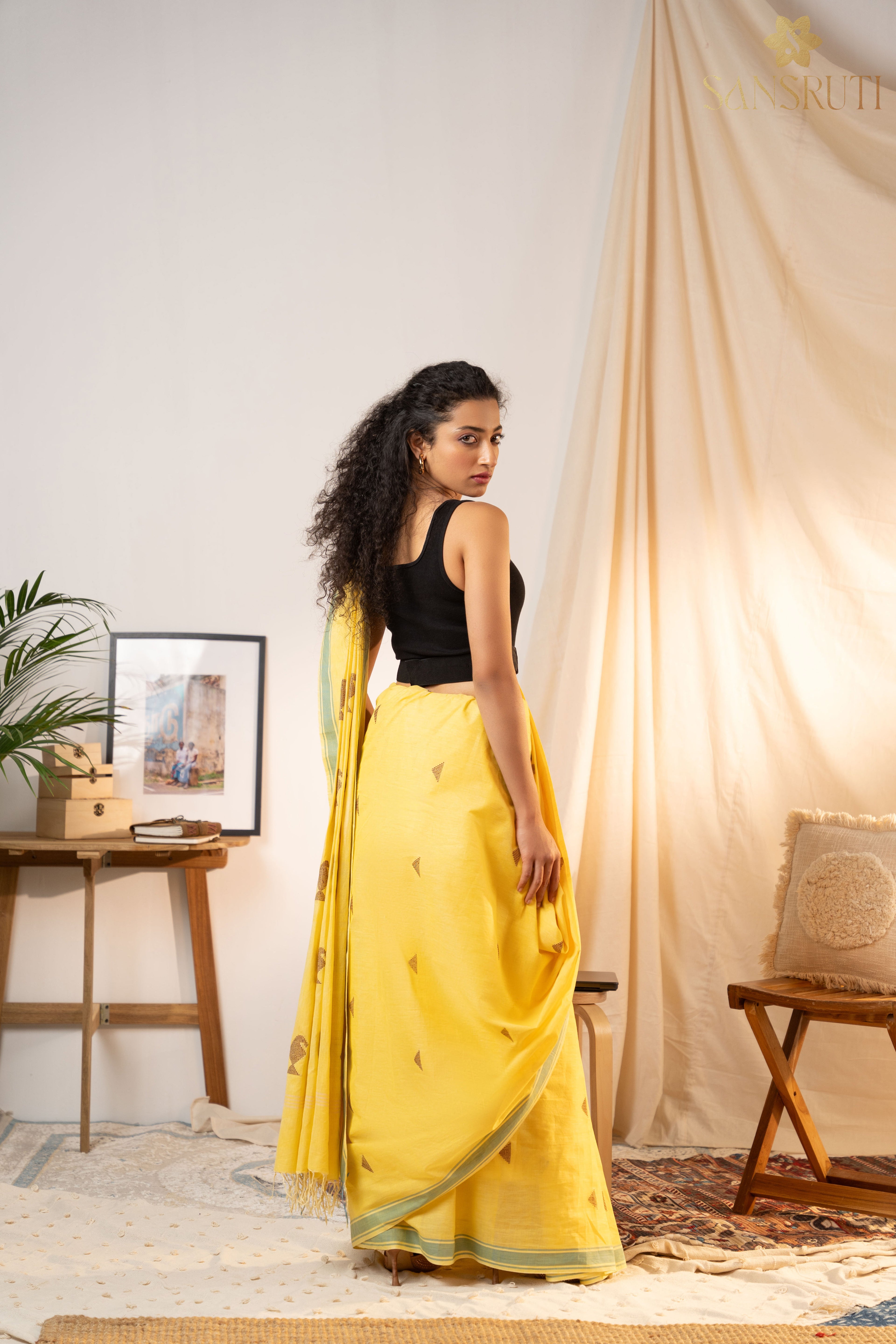 Sun Radiance Bawan Buti Cotton Saree