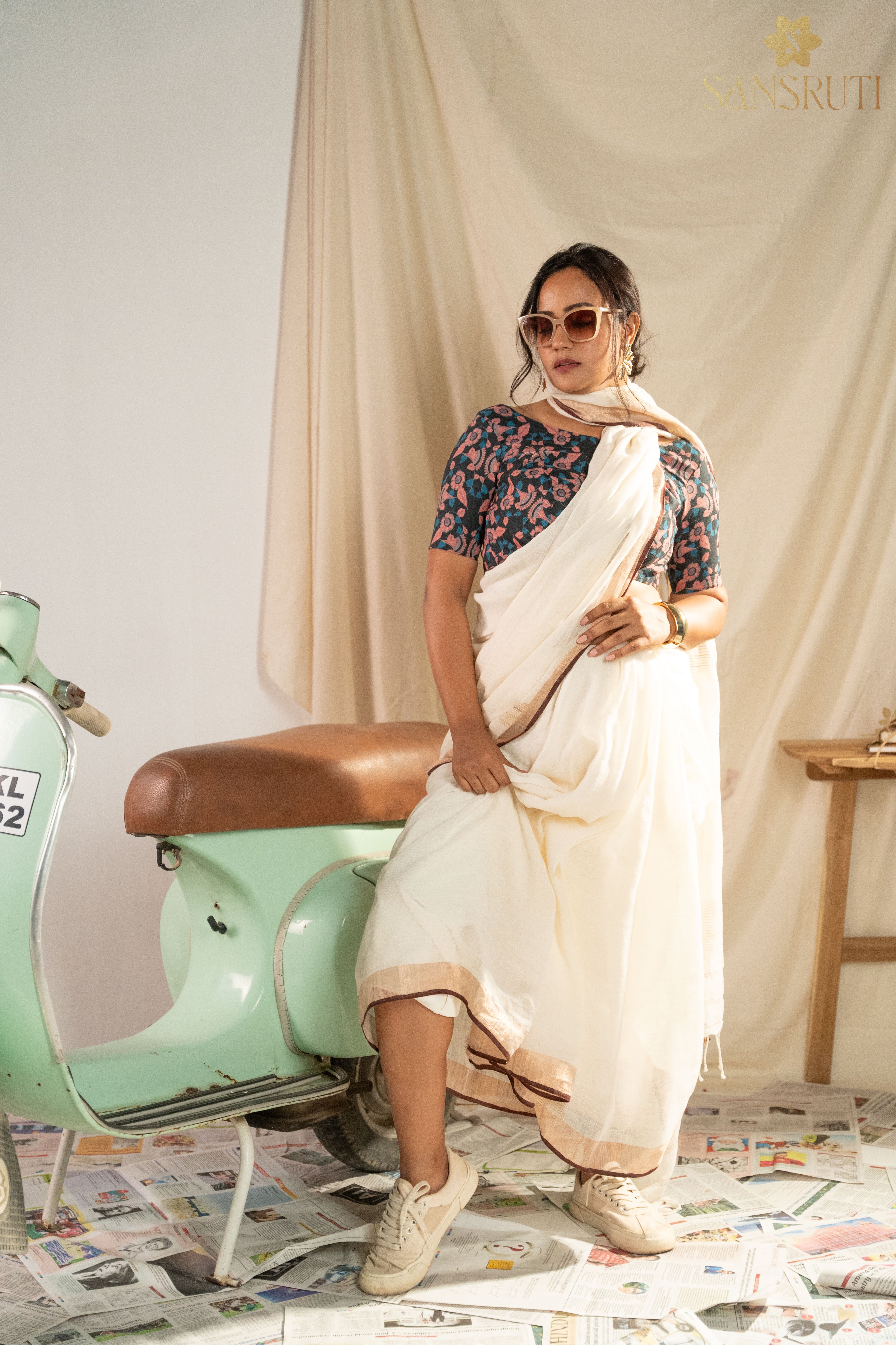 Ghicha Elegance Off-White Linen Saree